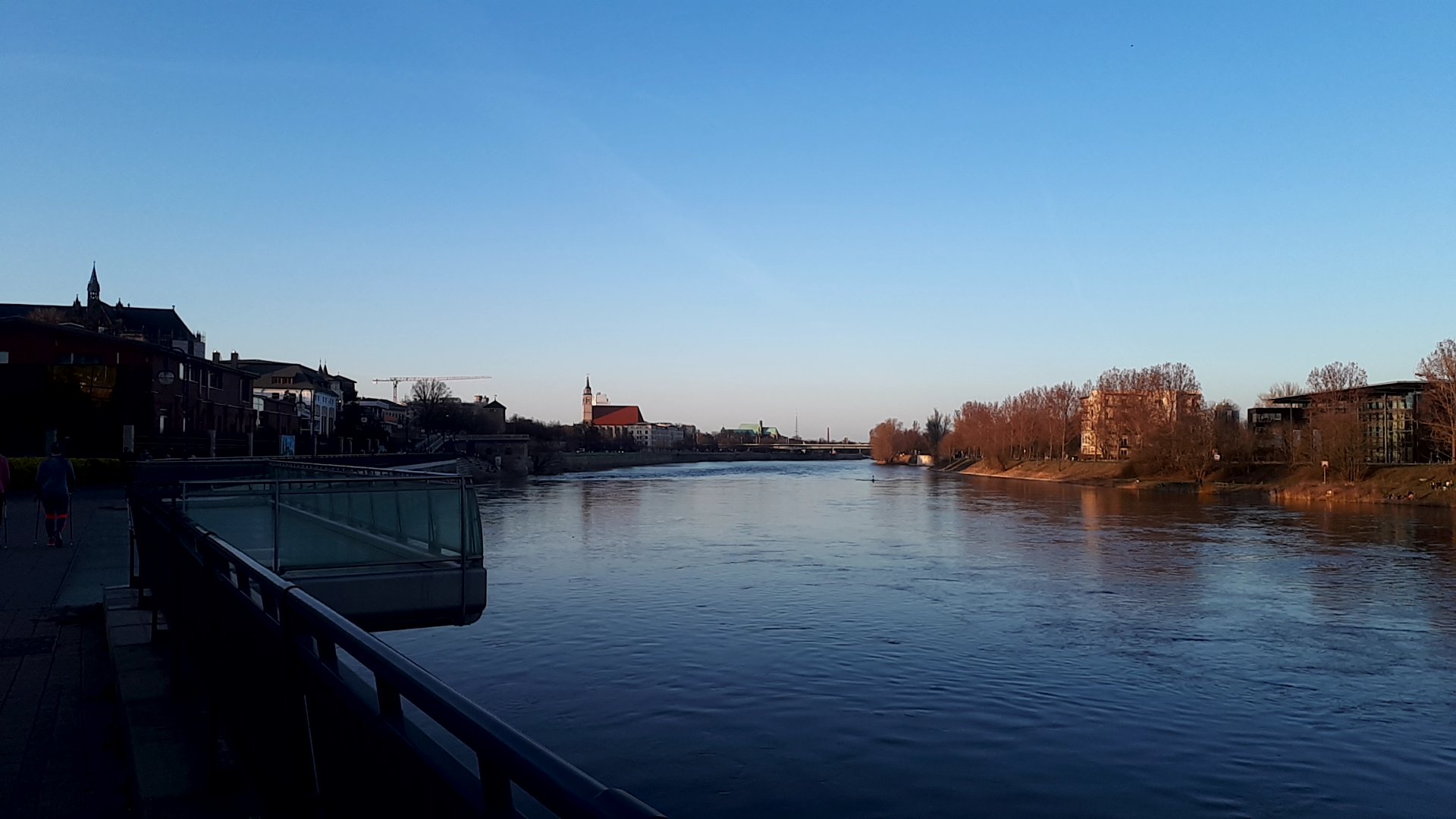 picture of the river Elbe at sunset